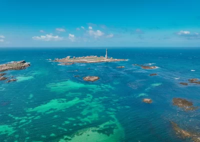 Plouguerneau phare de l'ile vierge drone eau turquoise