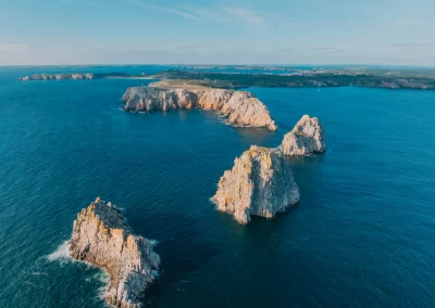 Tas de pois pointe pen hir drone vue aerienne crozon